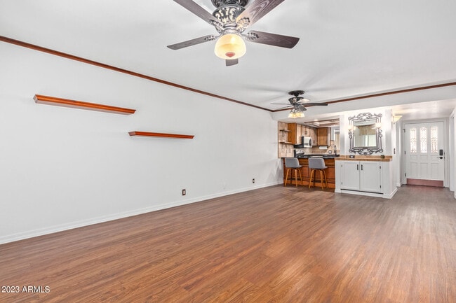 Building Photo - 4150 E Cactus Rd