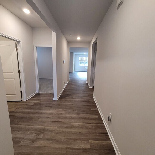 Building Photo - Brand new construction home in the desirable Brunswick Forest subdivision