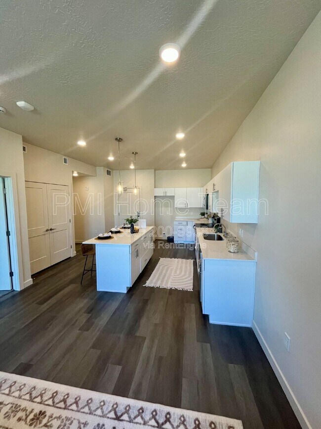 Building Photo - 155 9th St