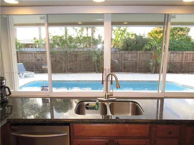 Building Photo - 1118 N 46th Ave