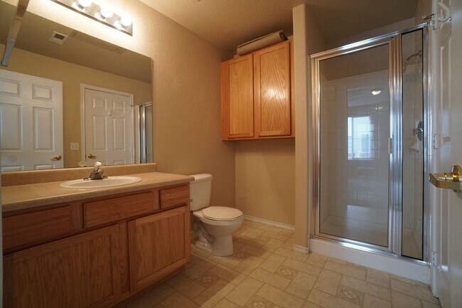 Building Photo - 3944 Riviera Grove