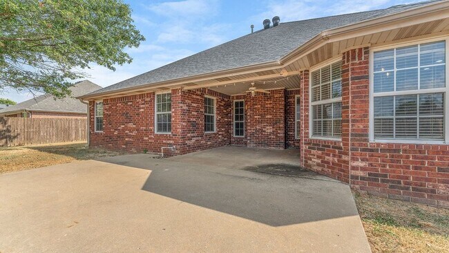 Building Photo - 884 Palisades Ave