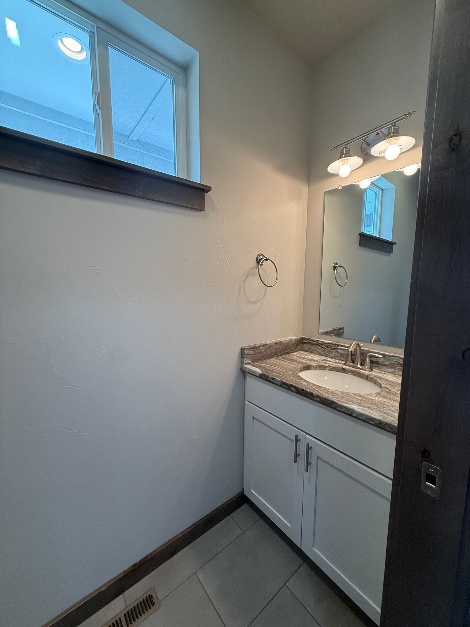 Building Photo - 3357 Sora Way