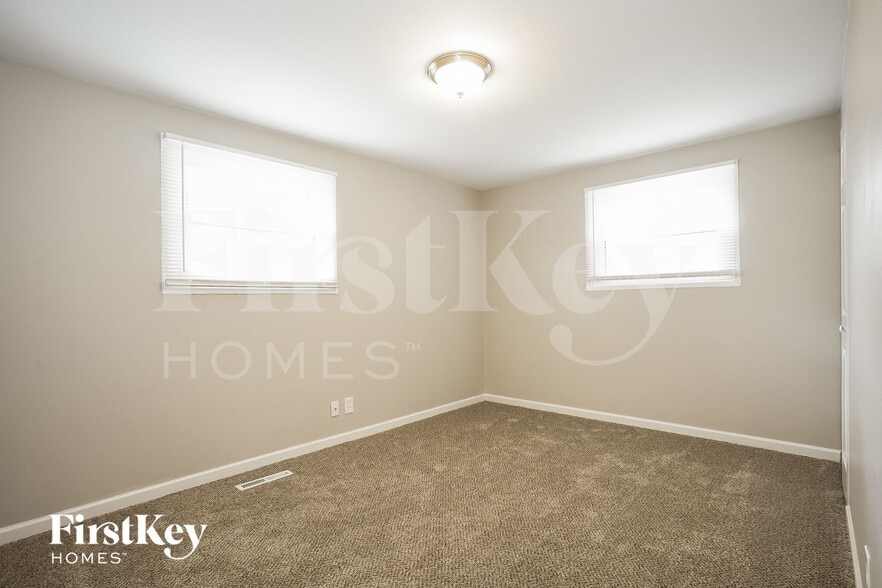 Building Photo - 636 Jefferson Ave