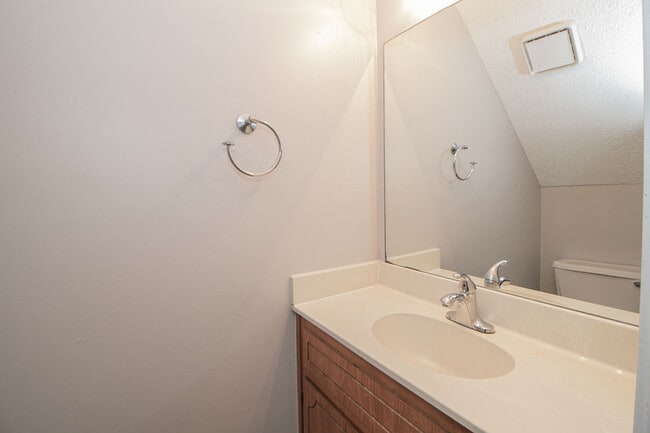 Building Photo - 3055 Woody Ln