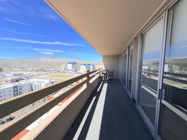 Building Photo - Reno Highrise Condo - Mountain & City Views