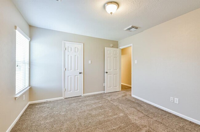 Building Photo - 25306 Overbrook Terrace Ln