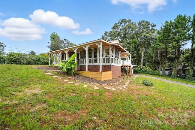 Building Photo - 1234 11th St NW