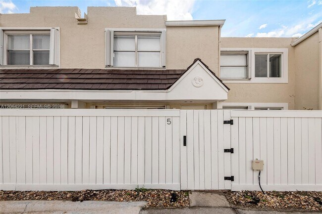 Building Photo - 4520 SW 68th Ct Cir