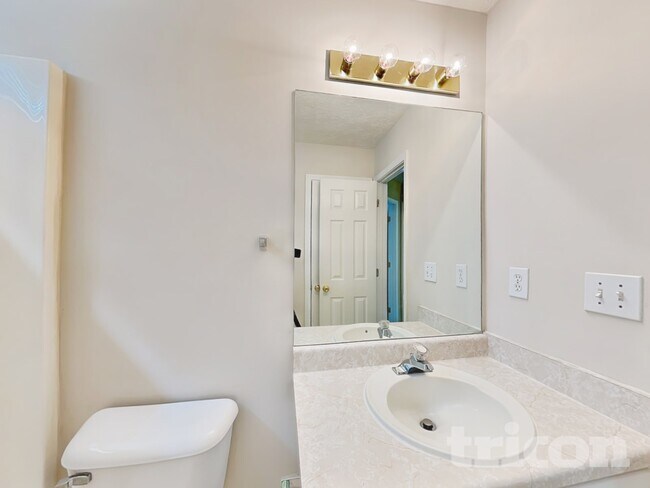 Building Photo - 50 Tufts Cir