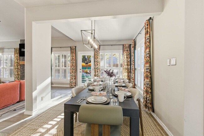 Building Photo - 12511 Chapel Bell St