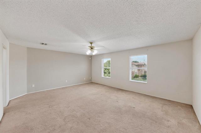 Building Photo - 2316 White Oak Dr