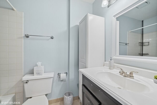 Building Photo - 627 Ascot Ln