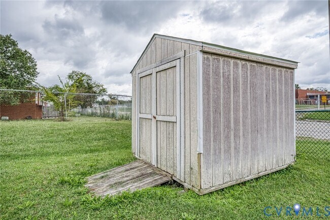 Building Photo - 609 Carter St