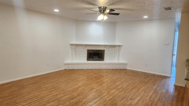 Building Photo - 507 Hanover Dr