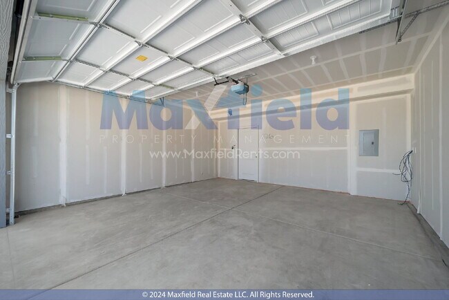 Building Photo - Interior New Townhouse - 3BD 3BA 2GA