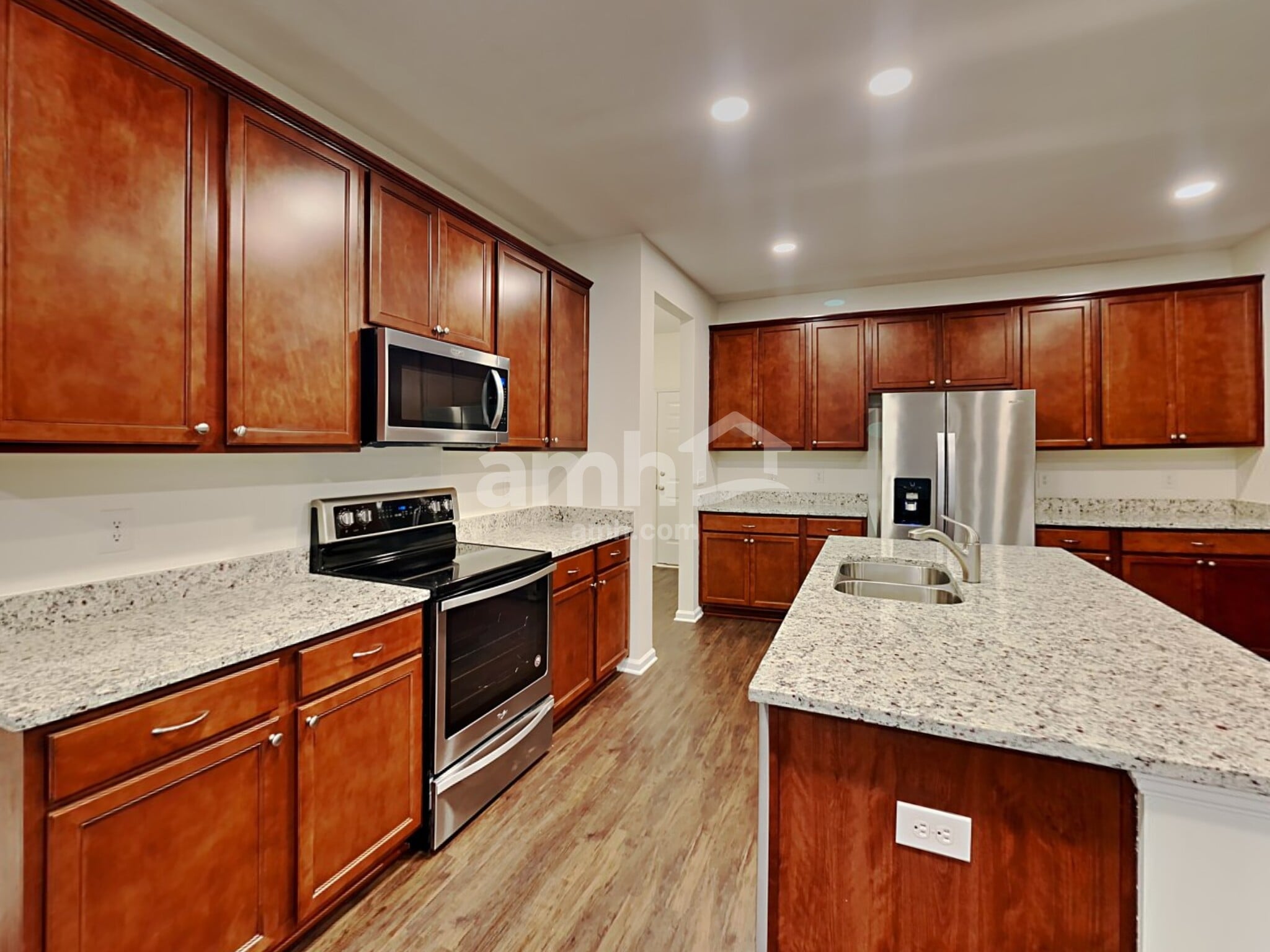 Building Photo - 6605 Shooting Star Dr