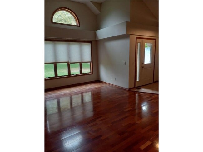 Building Photo - 8344 Parrish Ave NE