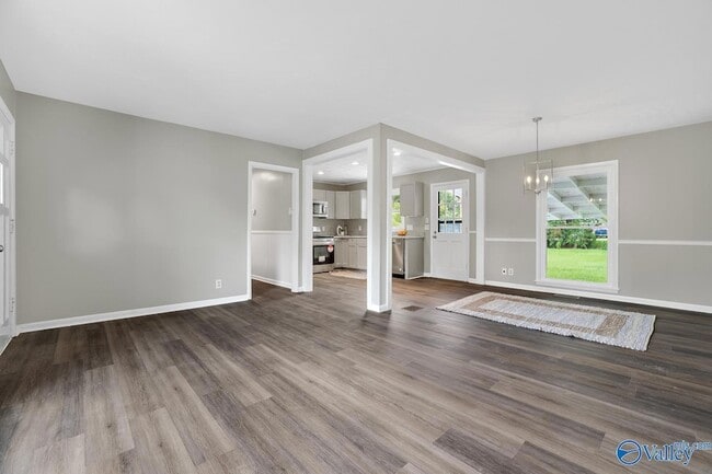 Building Photo - 2017 Shady Ln Dr NW