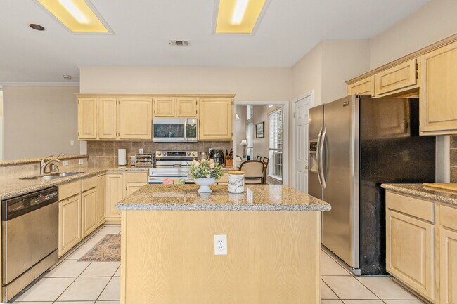 Building Photo - 2719 Rancho Mirage
