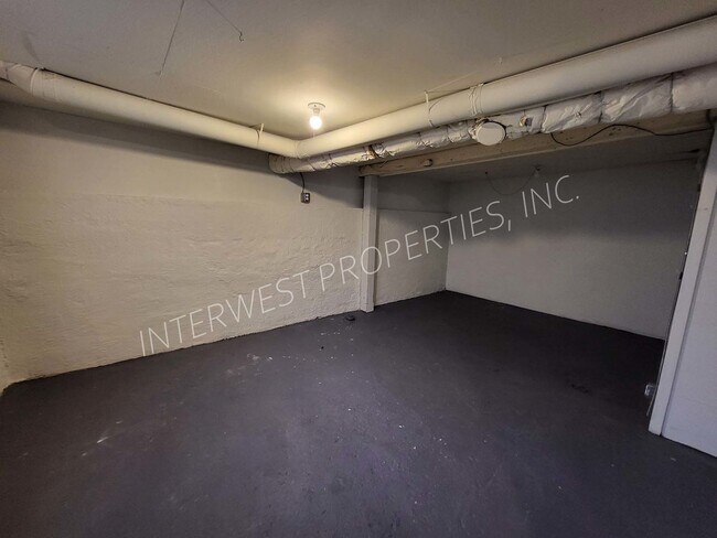 Building Photo - 329 SE 79th Ave