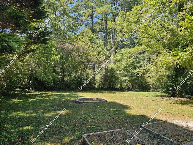 Building Photo - 561 Allendale Dr