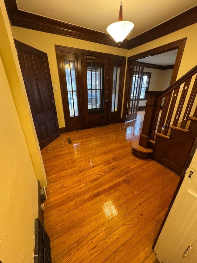 Building Photo - Beautiful Large Home for rent