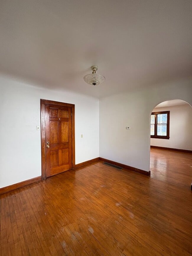 Building Photo - Two bedroom two bathroom home for rent