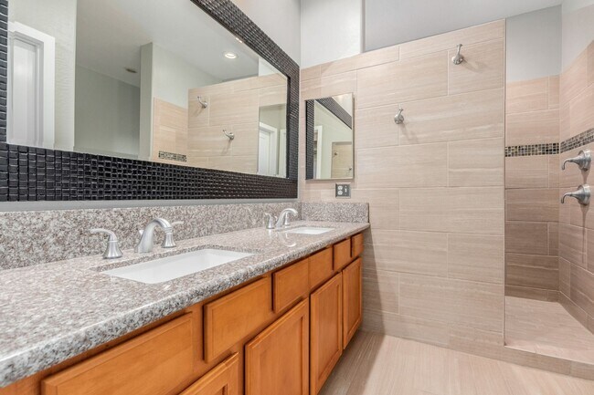 Building Photo - 7601 E Roosevelt St