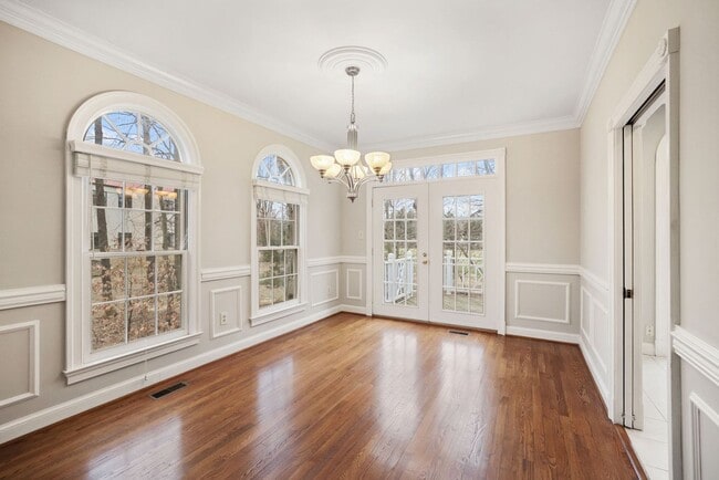 Building Photo - 3 Bedroom 3.5 Bathroom Townhouse// Vienna/...