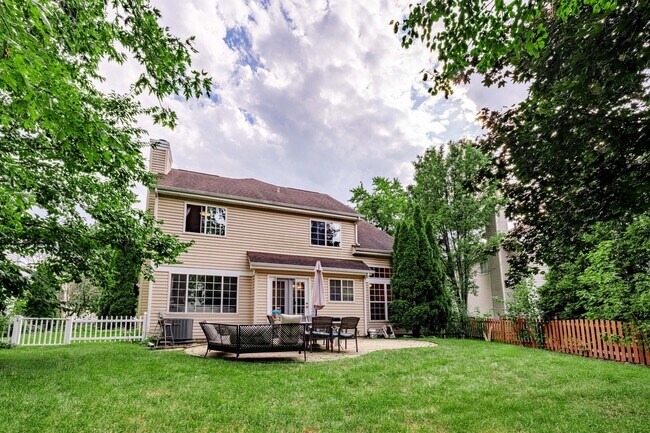 Building Photo - 1265 Dunbarton Dr