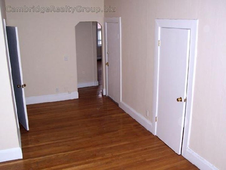 Building Photo - 94 Willow St