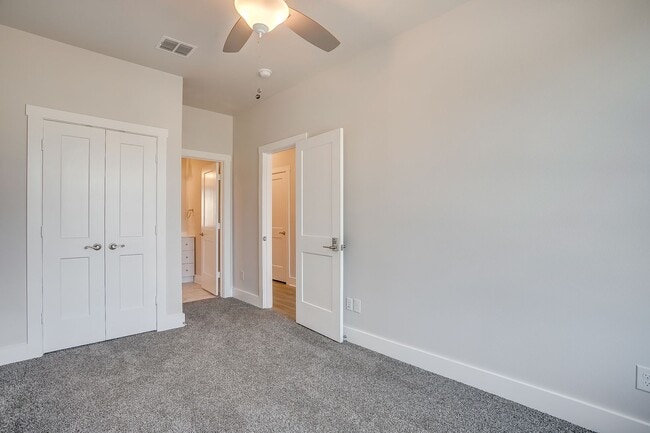 Building Photo - 2321 Benbrook Blvd