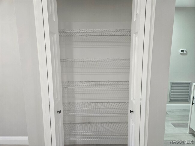 Building Photo - 2320 N Hendry Point