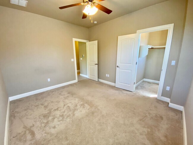 Building Photo - 3 Bedroom 2.5 Bathroom Detached Condo in South Austin!!