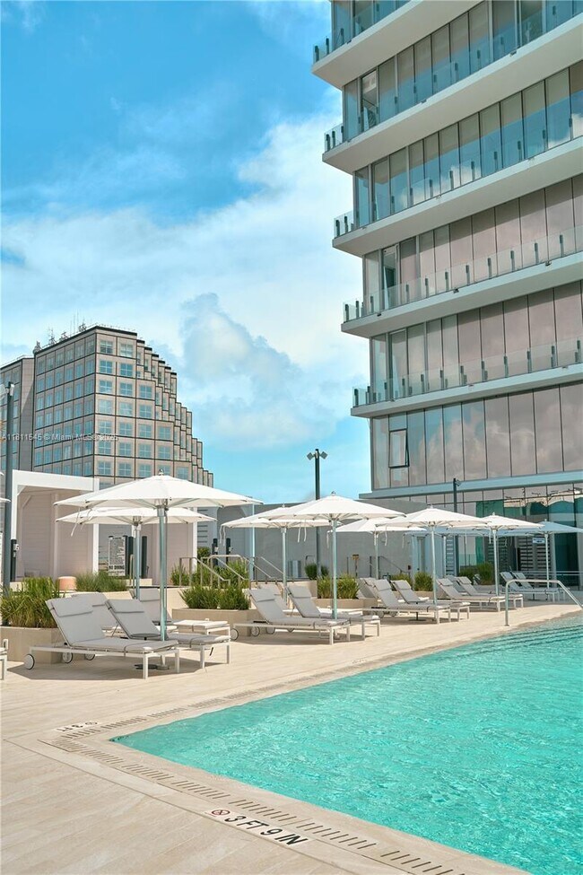 Building Photo - 300 Biscayne Blvd Way