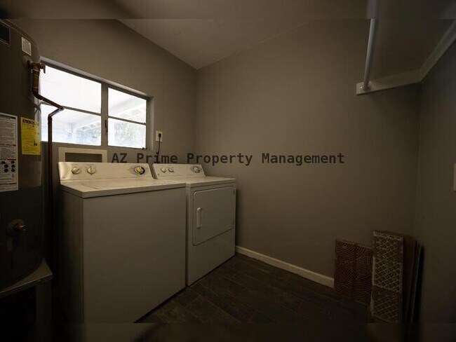 Building Photo - 6521 N 19th Dr