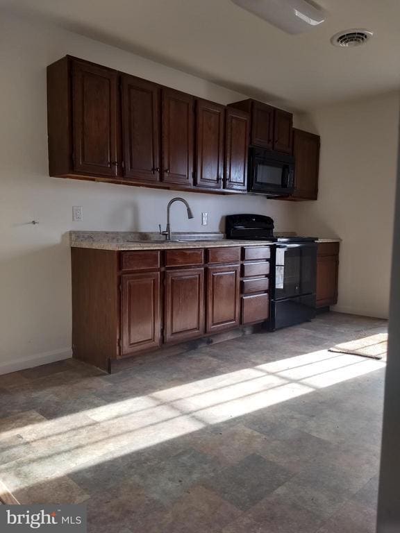 Building Photo - 215 Ulrich St