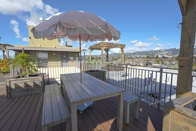 Building Photo - 2747 San Pablo Ave