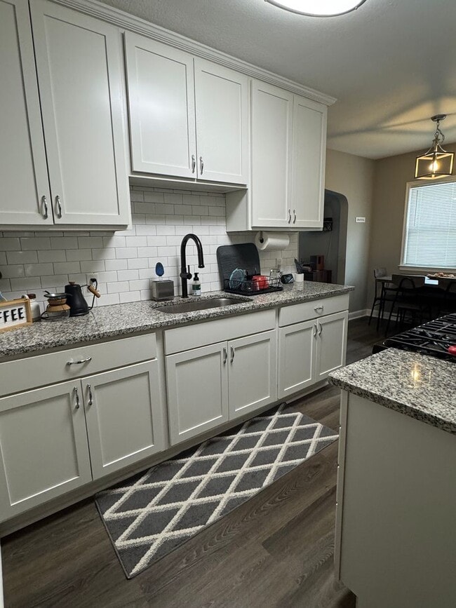 Building Photo - 5704-5706 Chicago Avenue