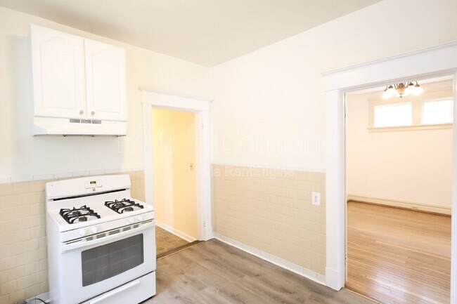 Building Photo - 2721 Garland Ave