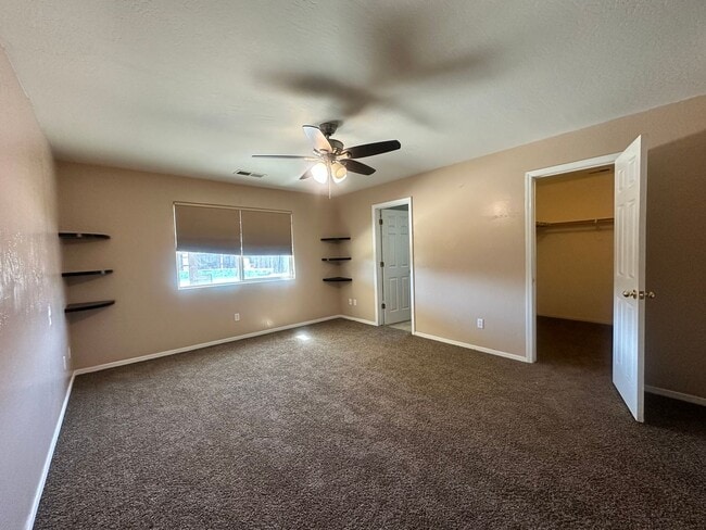 Building Photo - Hanford home w/pool coming soon!