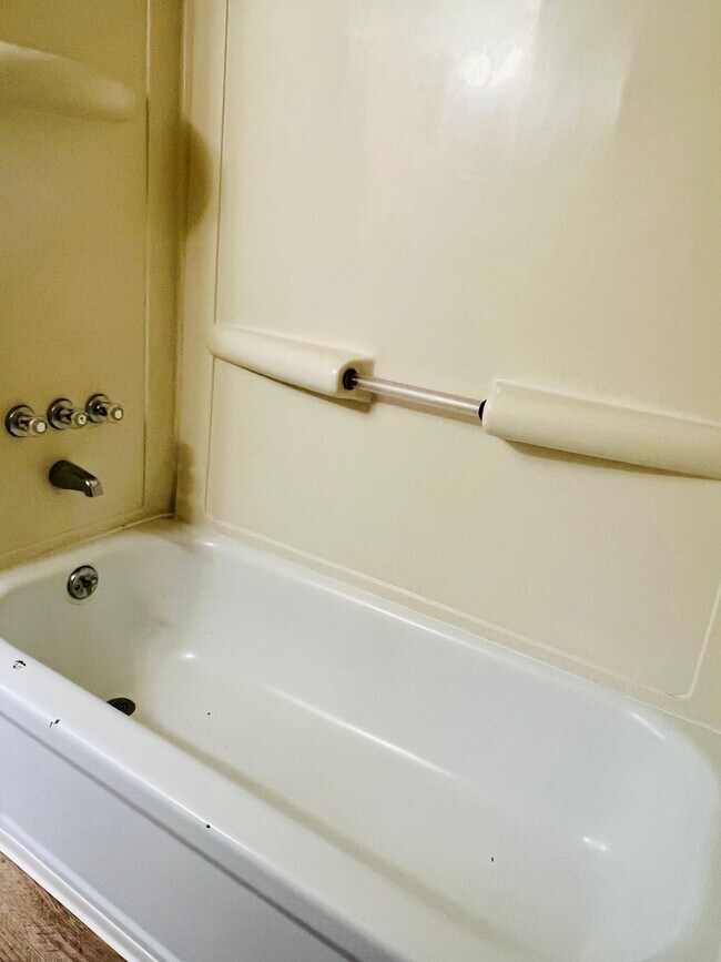 Building Photo - 2 Amdurer Rd