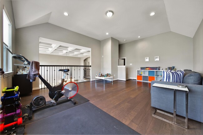 Building Photo - 1332 Gardenia Dr