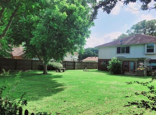 Building Photo - 2918 Colonel Ct Dr