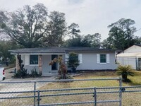 Building Photo - Charming & Modern 3-Bedroom Oasis in Duval...