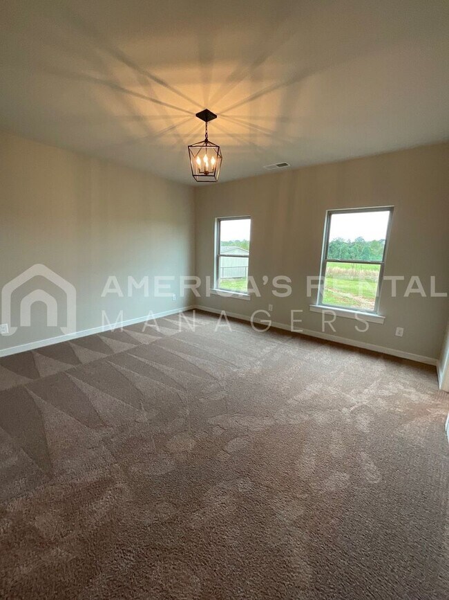Building Photo - Home for Rent in Weaver AL! Available to View Now!!!
