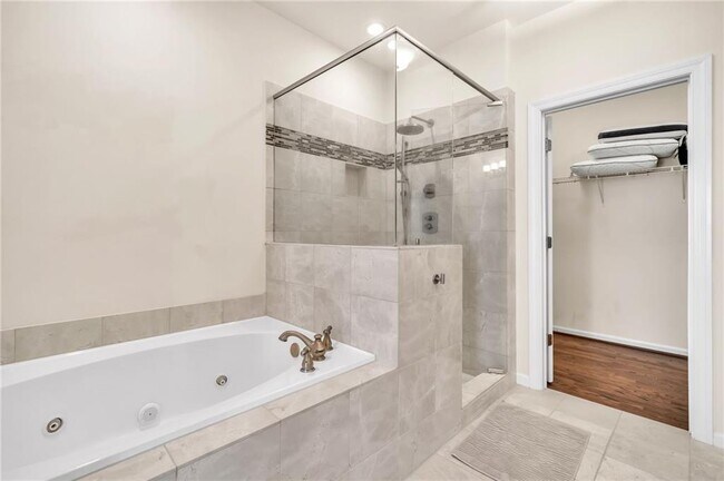 Building Photo - 3676 Brookhaven Manor Crossing NE