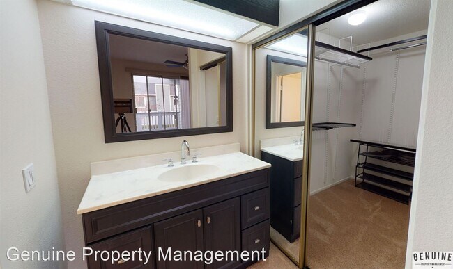 Building Photo - 2 br, 1.5 bath House - 12092 Sylvan River ...