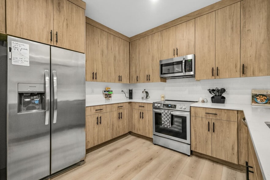 Building Photo - 3505 NE Creston Ave